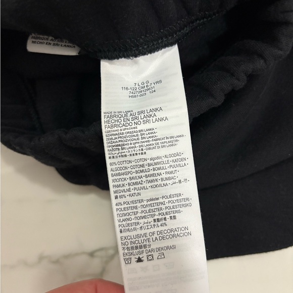 Nike Kids Gray Hoodie and 2 Black Joggers
Set Size 7/8. - Picture 15 of 16